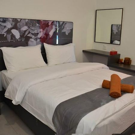 โอโย 90265 โฮเทล เวนจูรา Hotel คันการ์ ภายนอก รูปภาพ